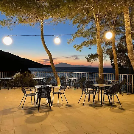 Hotel de apartamente Celia 3*