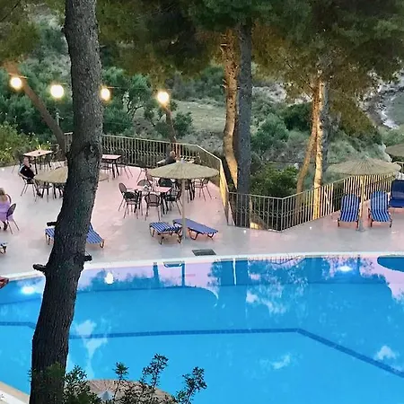 西莉亚公寓酒店 2* Vasilikí