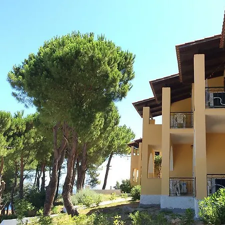 Celia Aparthotel 3*